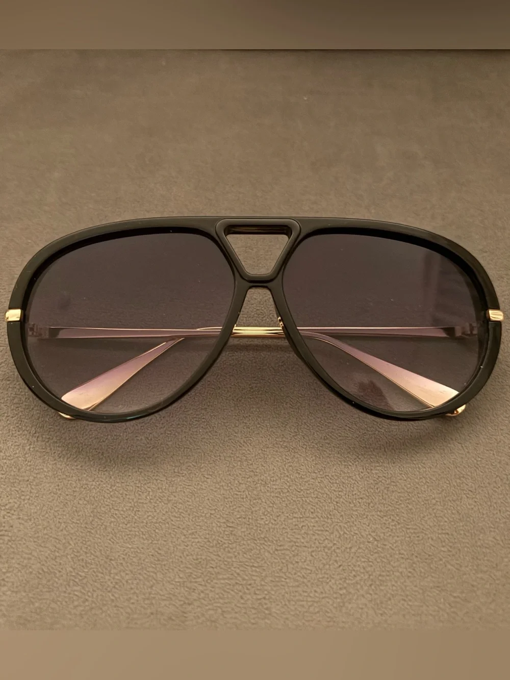 TJUTR Women’s Oversized Black and Gold Aviator Sunglasses - One Size